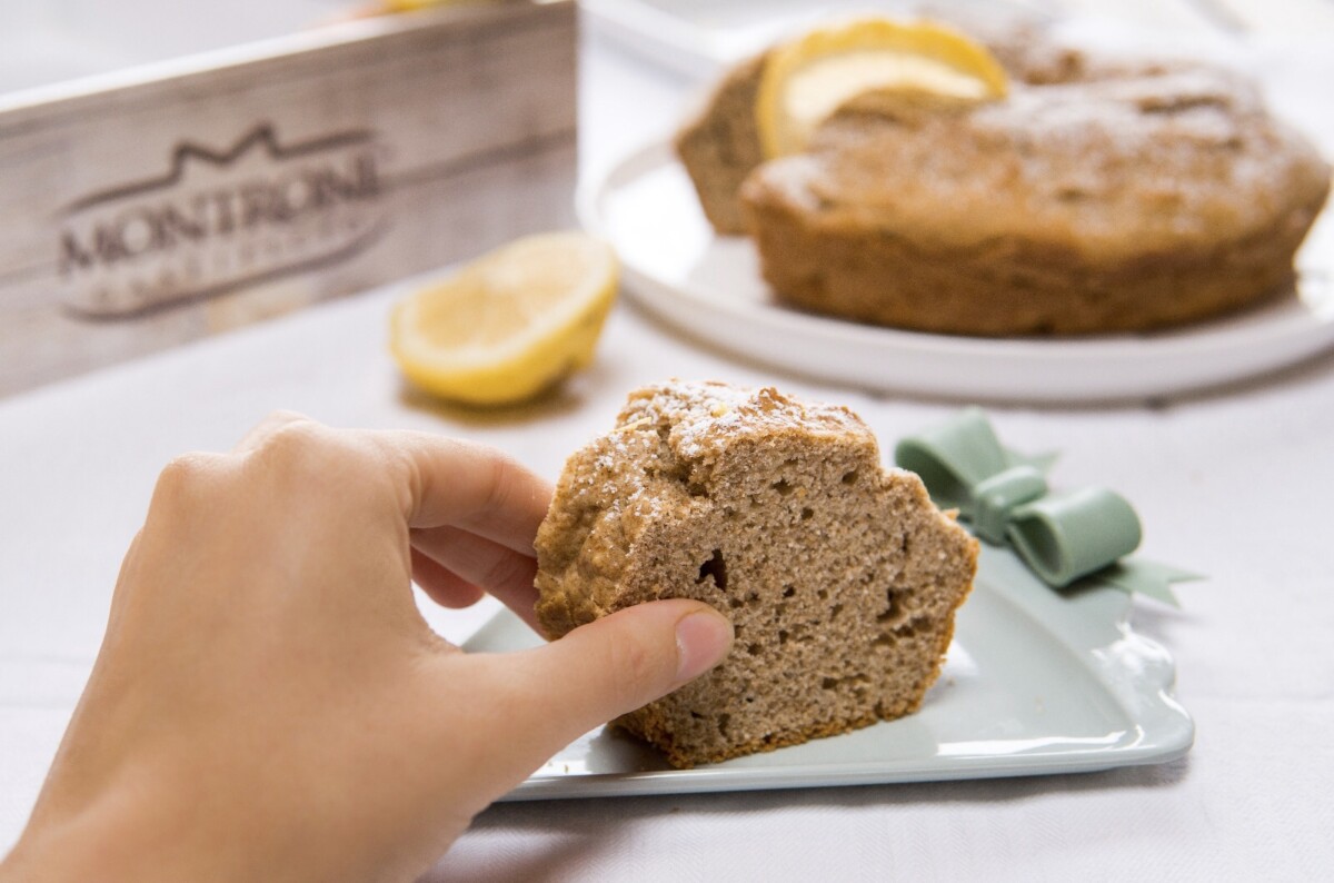 Ciambellone con ricotta al profumo di limone