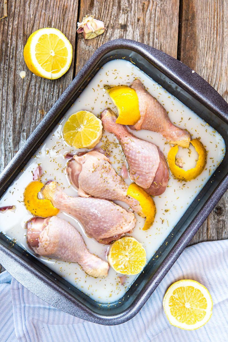 Pollo al limone e latte di cocco al forno