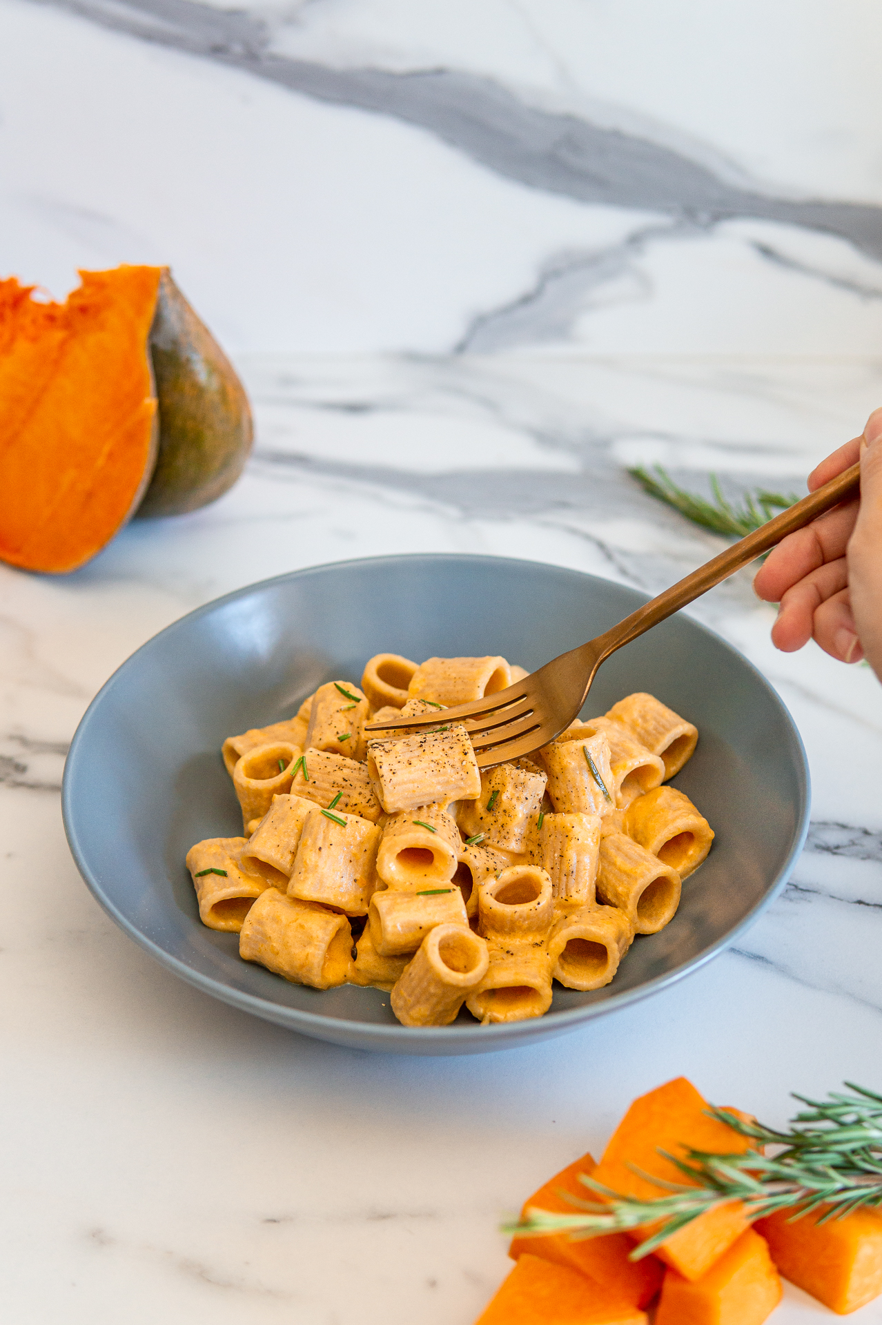 Pasta con crema di zucca e Philadelphia Basilico Secco