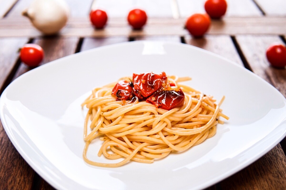 Spaghetti con pomodorini arrosto