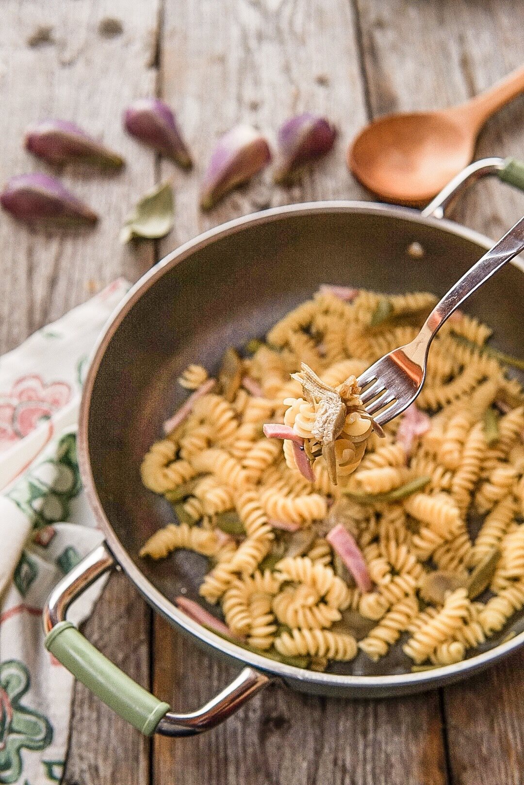 Pasta carciofi e prosciutto