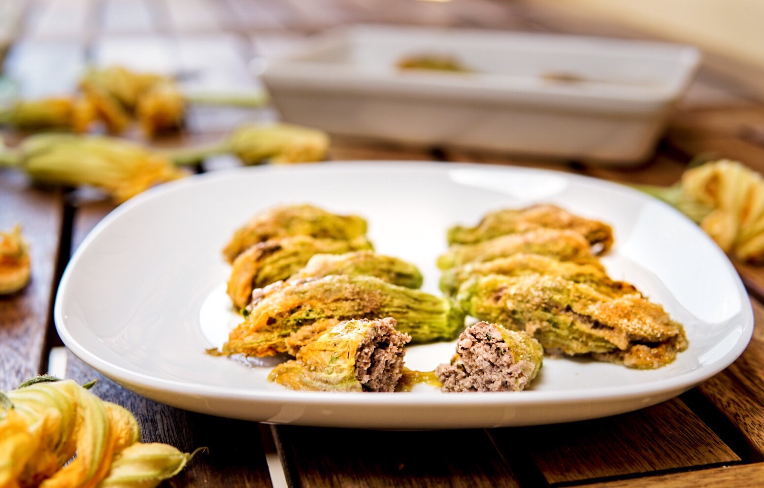 AIT! – Fiori Di Carne Fiori di zucca ripieni di carne - Basilico Secco