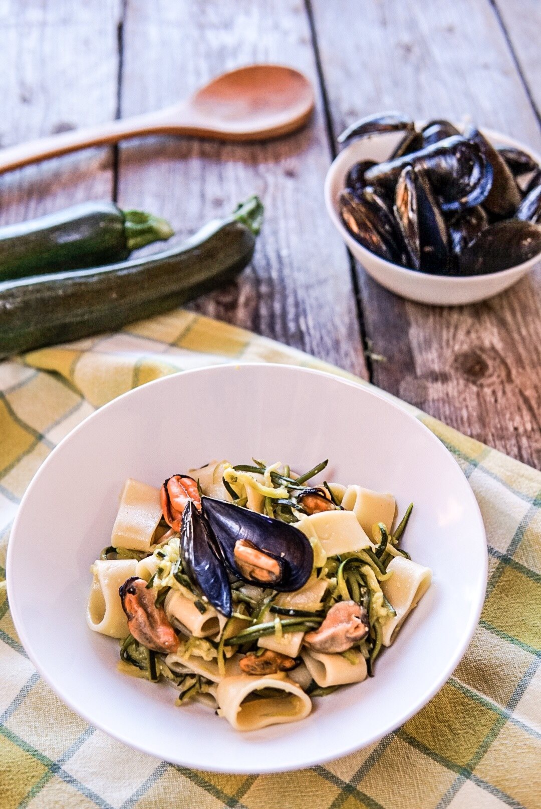 Pasta con zucchine e cozze