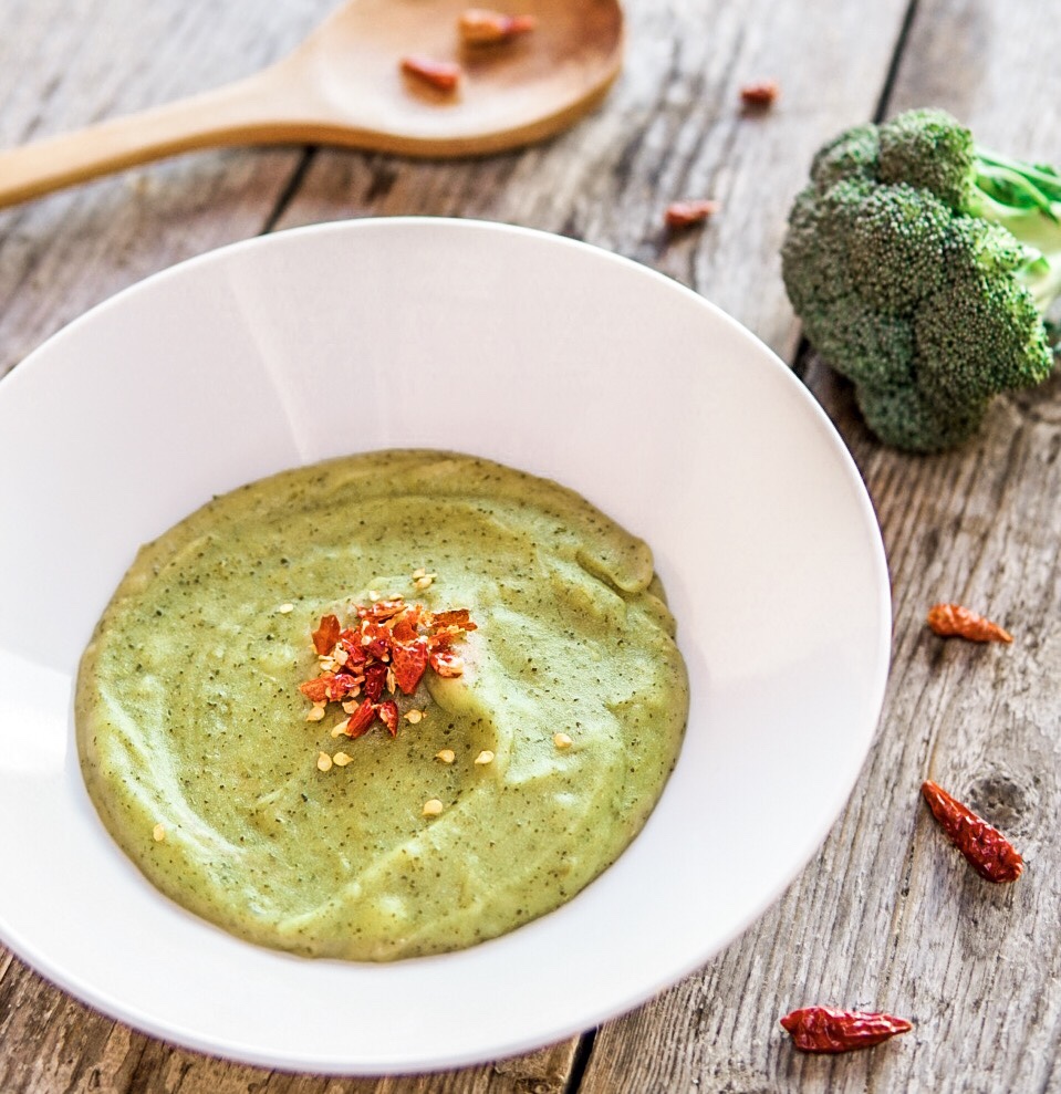 Vellutata di broccoli e peperoncino