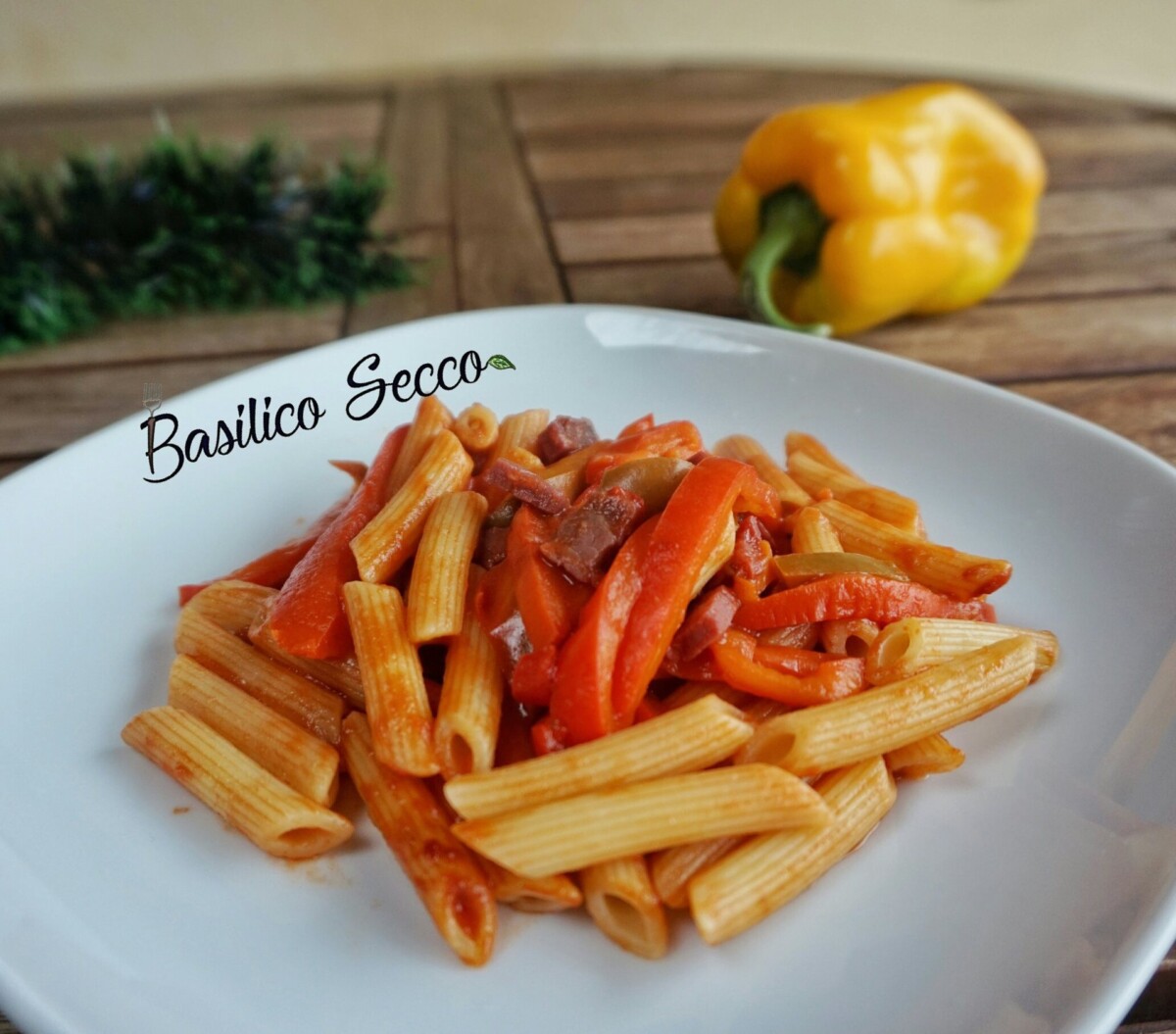 Pasta peperoni e bresaola