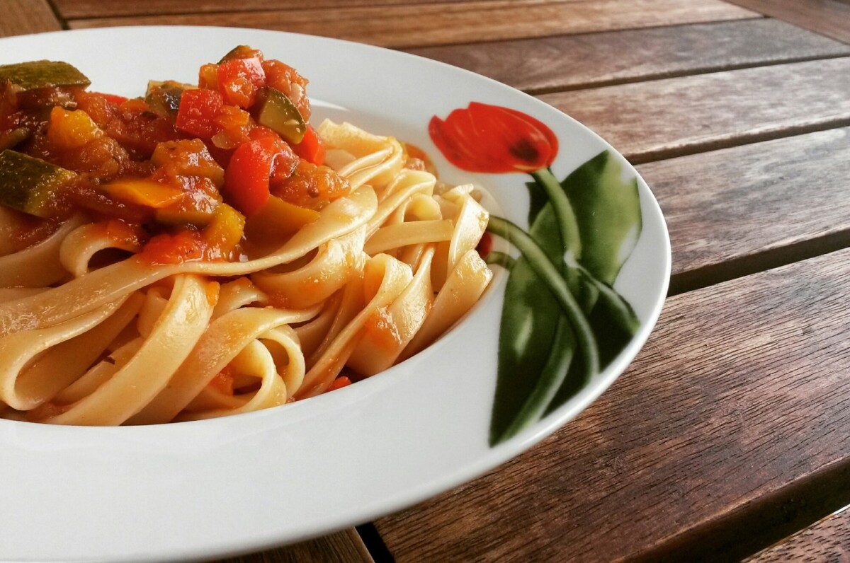 Fettuccine con pestato di verdure